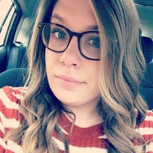 Meet your Posher, Alicia